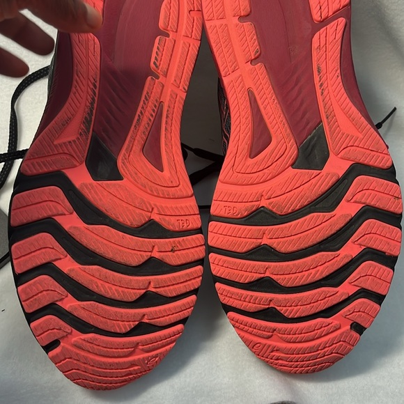 ASICS GT-2000 running shoes - Picture 7 of 9